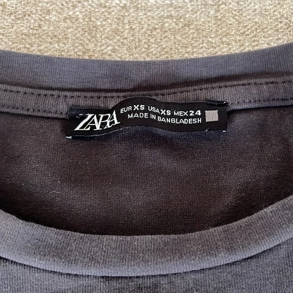 Gray baby tee - Picture 2 of 2